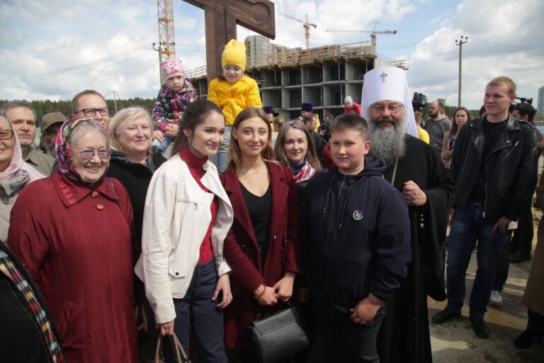 В День медицинского работника в Академическом районе Екатеринбурга заложен храм во имя страстотерпца Евгения врача