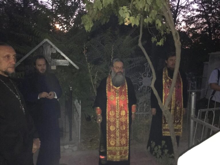 Митрополит Кирилл и епископ Алексий посетили Александро-Невский храм в Ташкенте