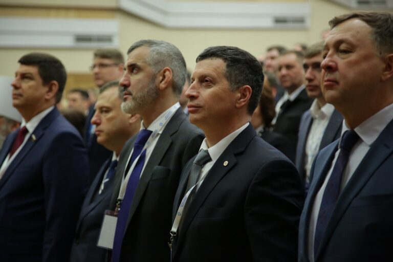 Митрополит Кирилл принял участие в работе Первого Всероссийского форума отцов