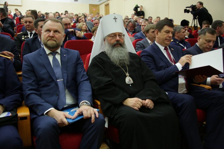 Митрополит Кирилл принял участие в работе Первого Всероссийского форума отцов
