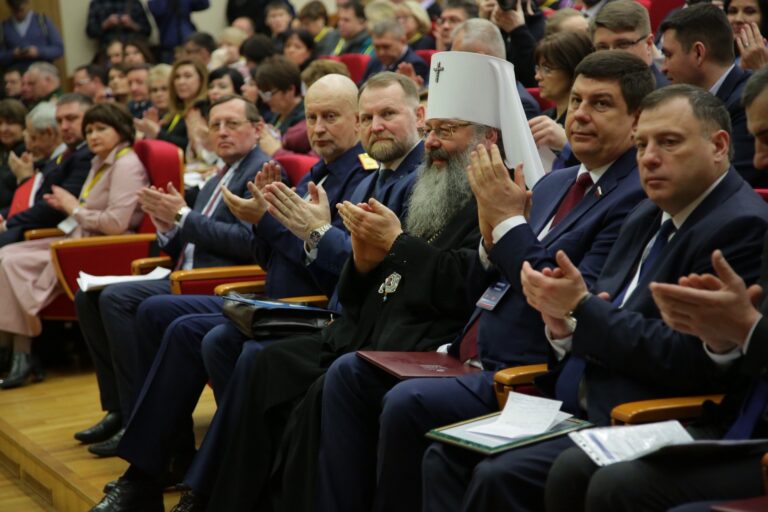 Митрополит Кирилл принял участие в работе Первого Всероссийского форума отцов