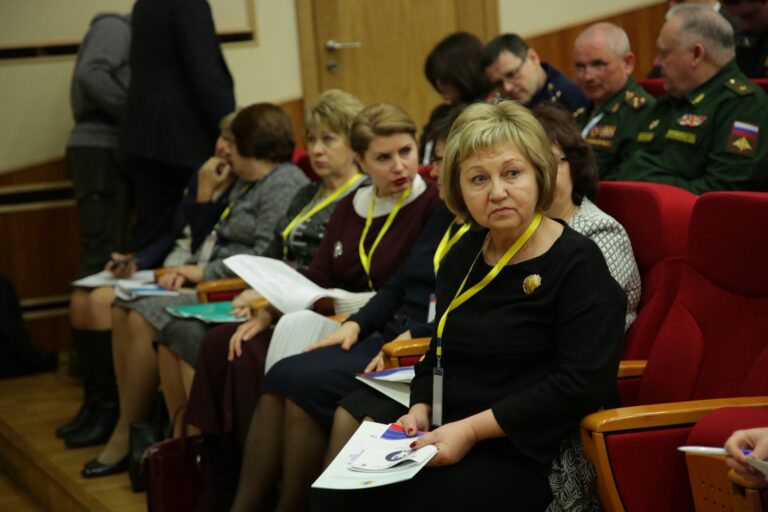 Митрополит Кирилл принял участие в работе Первого Всероссийского форума отцов