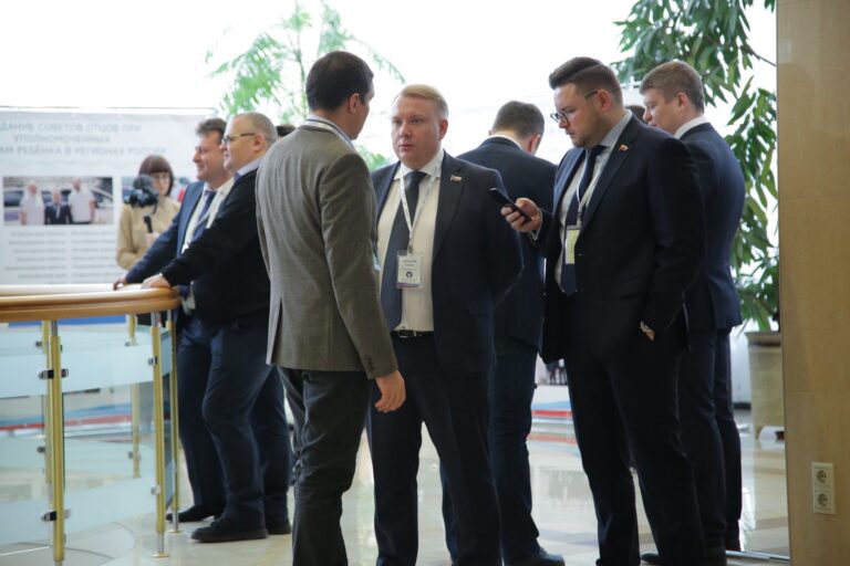 Митрополит Кирилл принял участие в работе Первого Всероссийского форума отцов