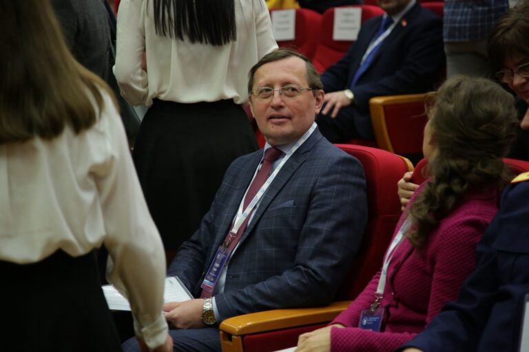 Митрополит Кирилл принял участие в работе Первого Всероссийского форума отцов