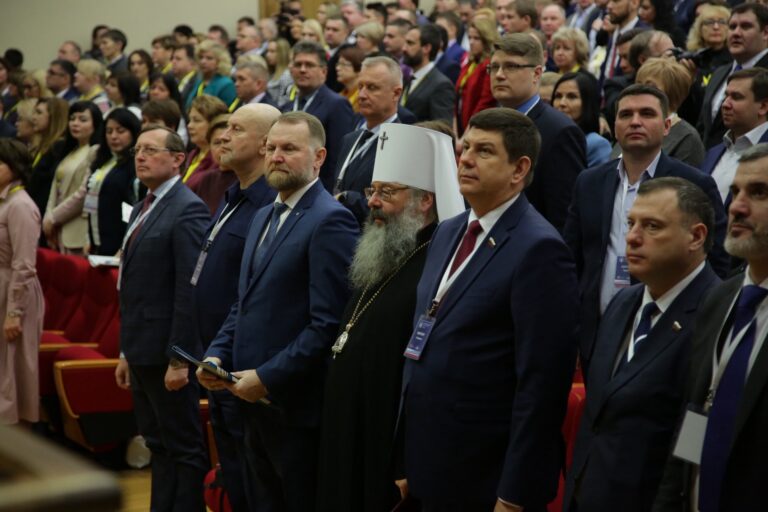 Митрополит Кирилл принял участие в работе Первого Всероссийского форума отцов