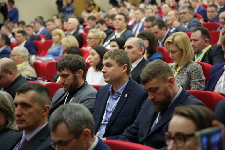 Митрополит Кирилл принял участие в работе Первого Всероссийского форума отцов