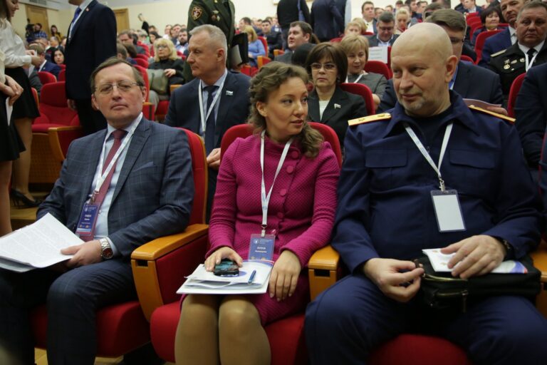 Митрополит Кирилл принял участие в работе Первого Всероссийского форума отцов