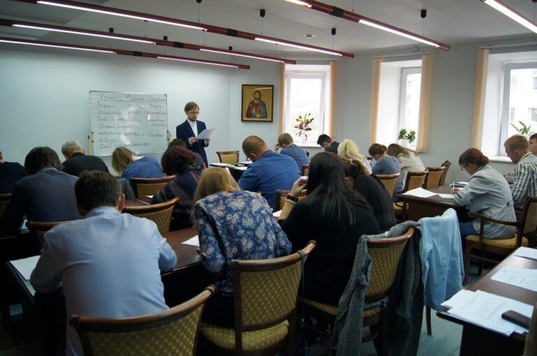 Абитуриенты даже из Австрии: в Миссионерском институте начались вступительные экзамены
