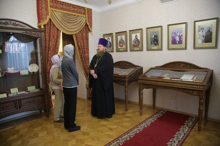 Абитуриенты даже из Австрии: в Миссионерском институте начались вступительные экзамены