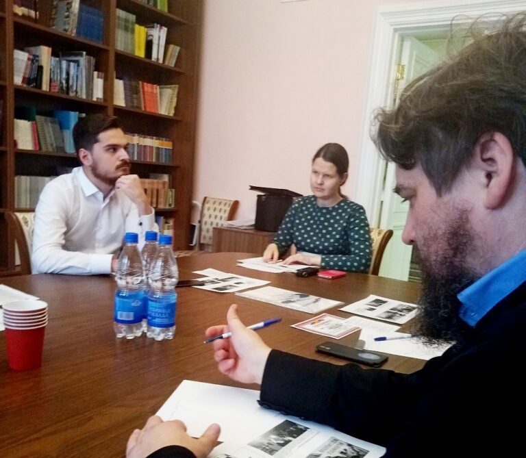 «Молитве памяти» как возможности свидетельства о Христе была посвящена работа секции Рождественских чтений