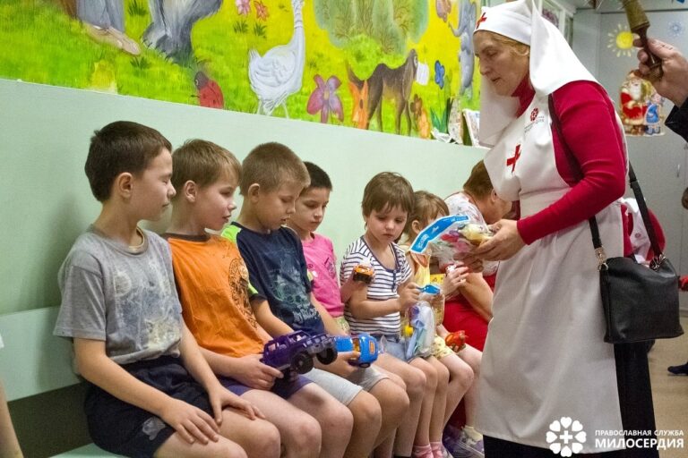5000 подопечных поздравила Православная служба милосердия Екатеринбургской епархии