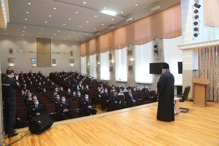 Глава Екатеринбургской митрополии посетил Уральский юридический институт МВД России
