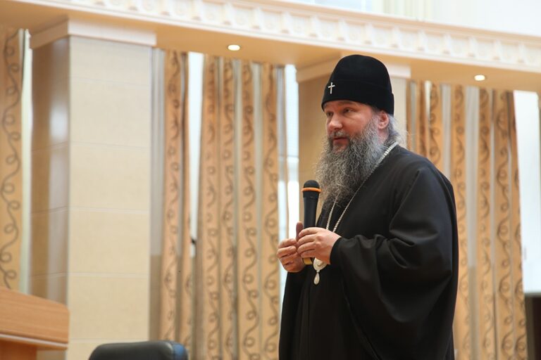Глава Екатеринбургской митрополии посетил Уральский юридический институт МВД России