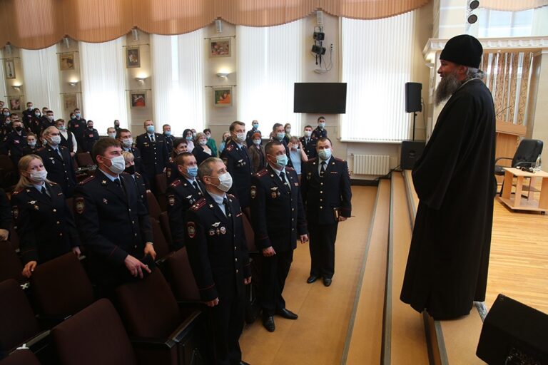 Глава Екатеринбургской митрополии посетил Уральский юридический институт МВД России