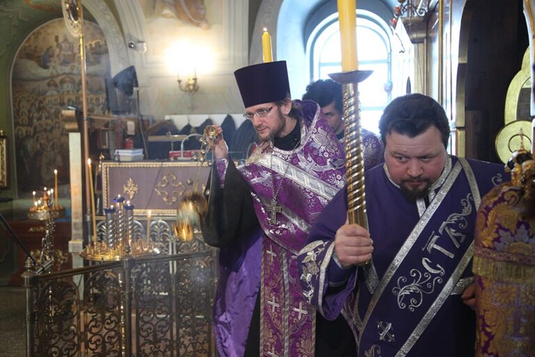 Владыка Евгений совершил всенощное бдение в Вознесенском архиерейском подворье