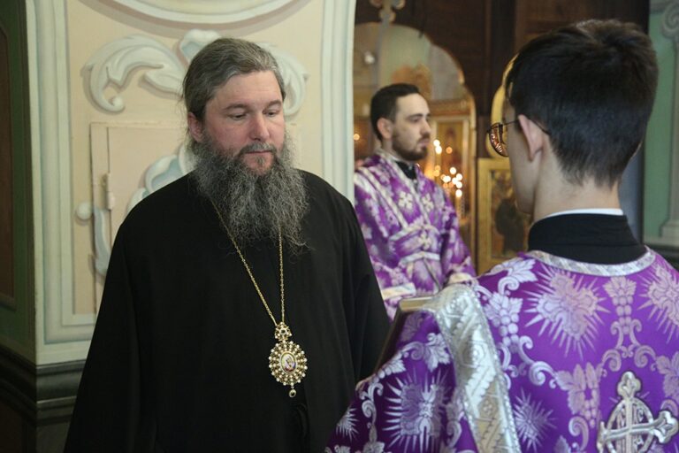 Владыка Евгений совершил всенощное бдение в Вознесенском архиерейском подворье