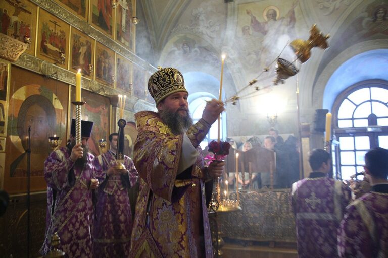 Владыка Евгений совершил всенощное бдение в Вознесенском архиерейском подворье