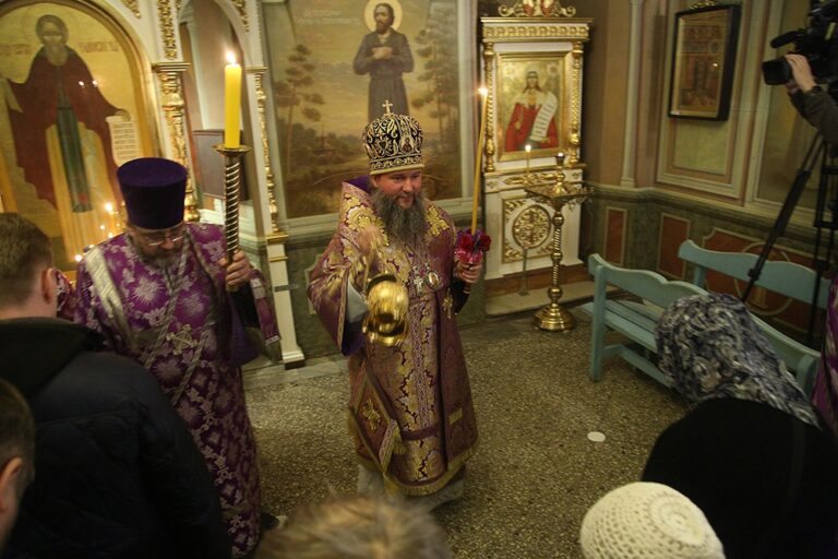Владыка Евгений совершил всенощное бдение в Вознесенском архиерейском подворье