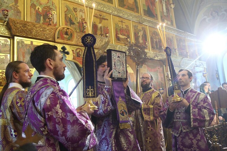 Владыка Евгений совершил всенощное бдение в Вознесенском архиерейском подворье