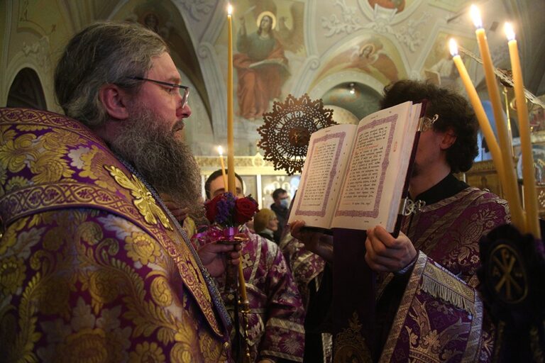 Владыка Евгений совершил всенощное бдение в Вознесенском архиерейском подворье
