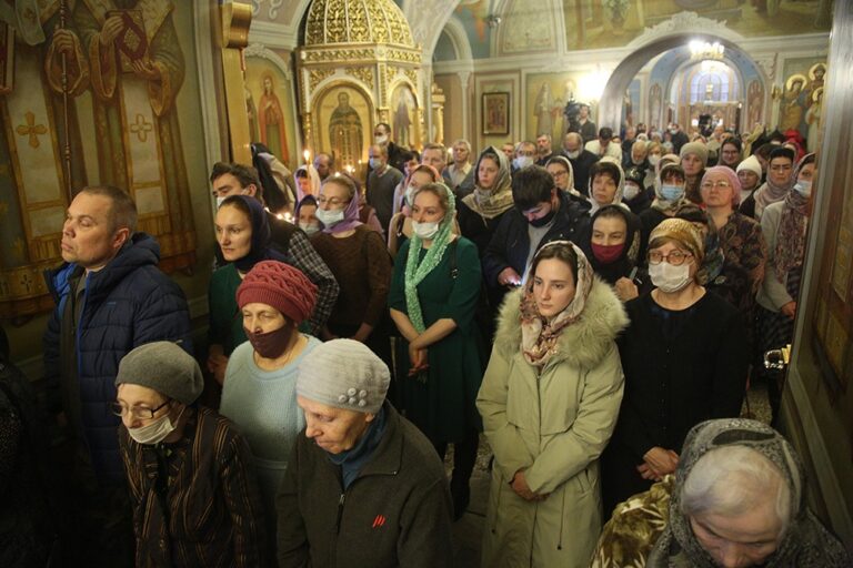 Владыка Евгений совершил всенощное бдение в Вознесенском архиерейском подворье