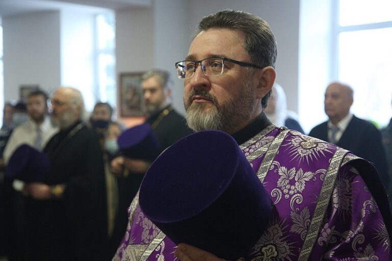 Митрополит Евгений возглавил престольный праздник в храме Архангела Гавриила в 32 военном городке