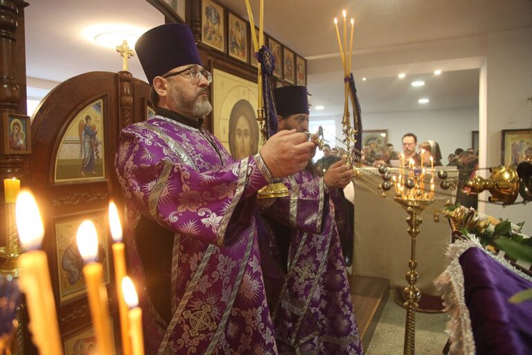 Митрополит Евгений возглавил престольный праздник в храме Архангела Гавриила в 32 военном городке