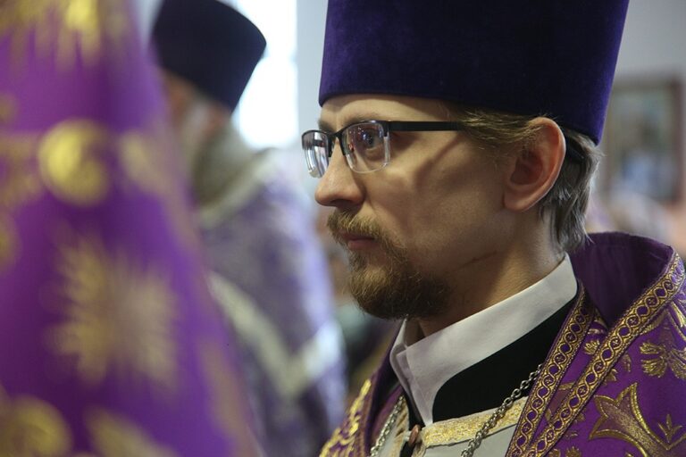 Митрополит Евгений возглавил престольный праздник в храме Архангела Гавриила в 32 военном городке