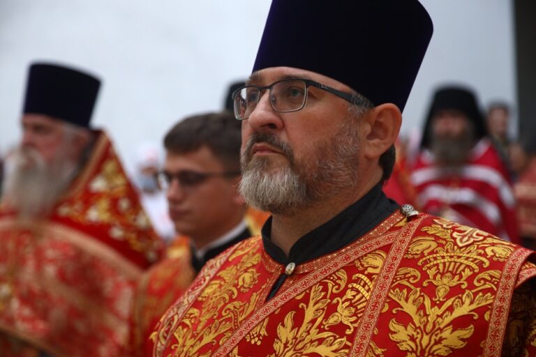 Сонм архипастырей совершил Божественную литургию в монастыре Новомучеников и исповедников Церкви Русской в Алапаевске