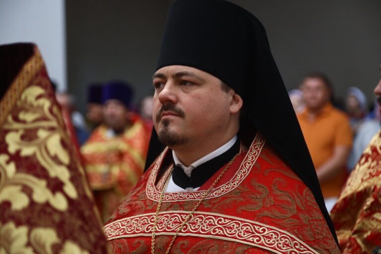 Сонм архипастырей совершил Божественную литургию в монастыре Новомучеников и исповедников Церкви Русской в Алапаевске