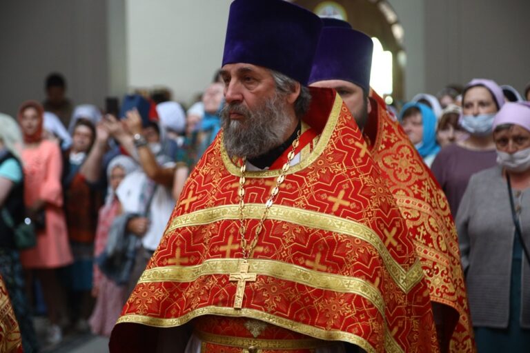 Сонм архипастырей совершил Божественную литургию в монастыре Новомучеников и исповедников Церкви Русской в Алапаевске
