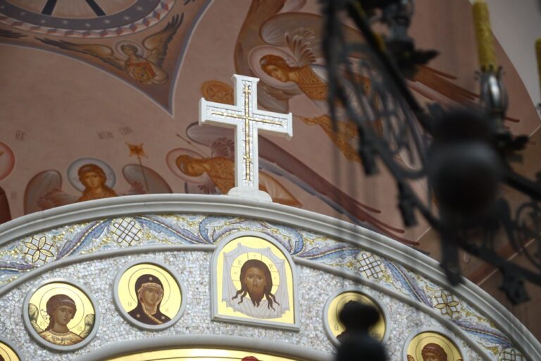 Сонм архипастырей совершил Божественную литургию в монастыре Новомучеников и исповедников Церкви Русской в Алапаевске