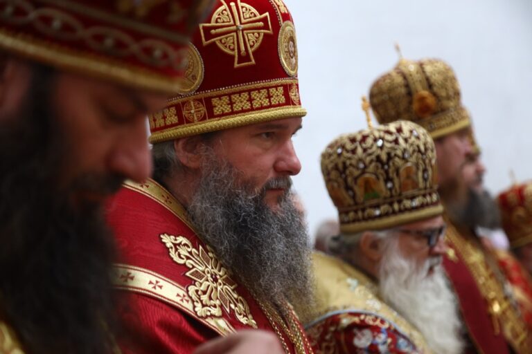Сонм архипастырей совершил Божественную литургию в монастыре Новомучеников и исповедников Церкви Русской в Алапаевске