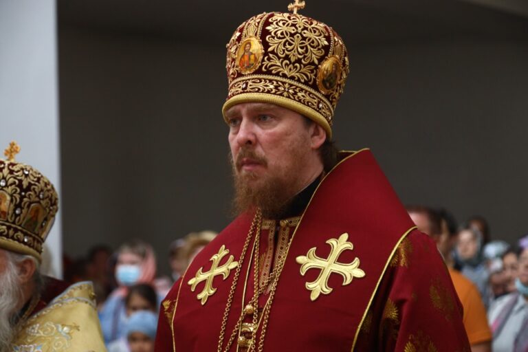 Сонм архипастырей совершил Божественную литургию в монастыре Новомучеников и исповедников Церкви Русской в Алапаевске