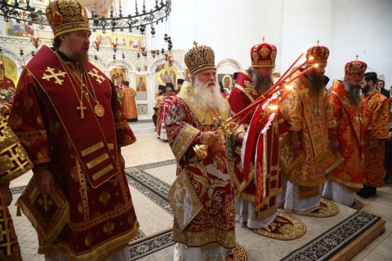 Сонм архипастырей совершил Божественную литургию в монастыре Новомучеников и исповедников Церкви Русской в Алапаевске