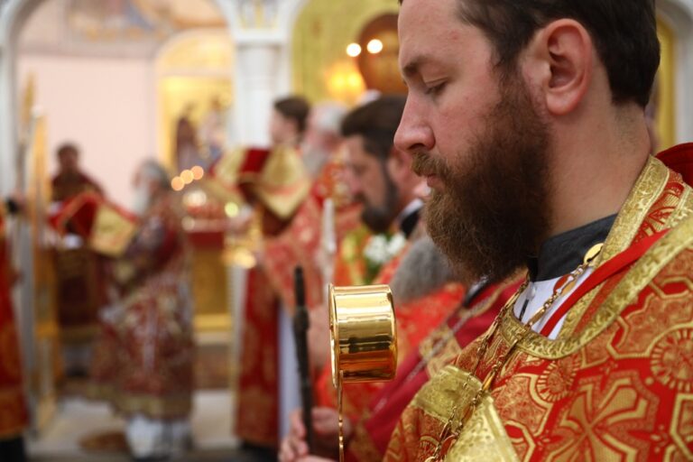 Сонм архипастырей совершил Божественную литургию в монастыре Новомучеников и исповедников Церкви Русской в Алапаевске