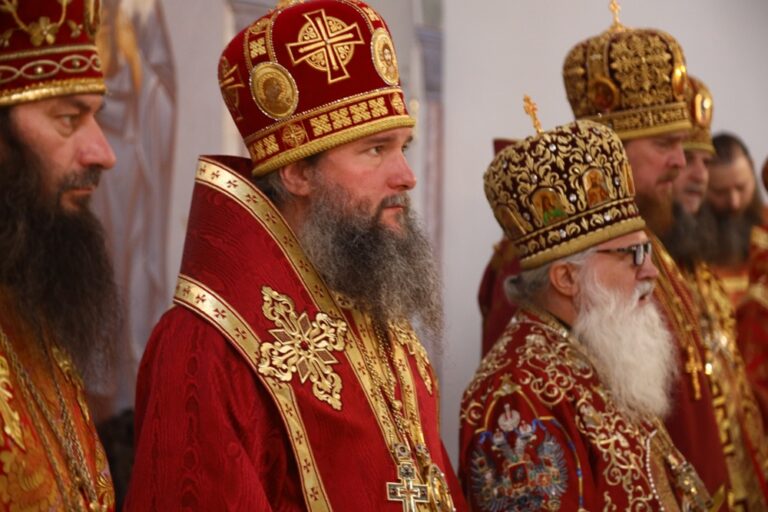 Сонм архипастырей совершил Божественную литургию в монастыре Новомучеников и исповедников Церкви Русской в Алапаевске