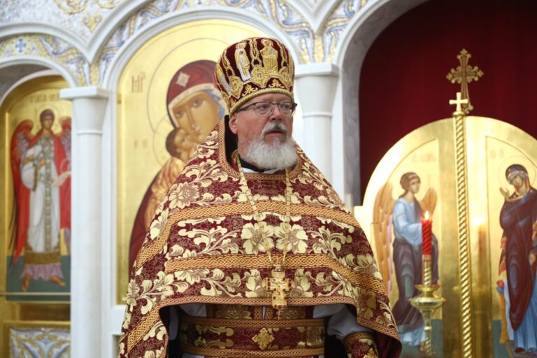 Сонм архипастырей совершил Божественную литургию в монастыре Новомучеников и исповедников Церкви Русской в Алапаевске