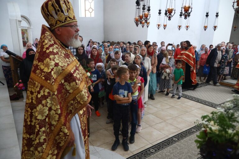 Сонм архипастырей совершил Божественную литургию в монастыре Новомучеников и исповедников Церкви Русской в Алапаевске