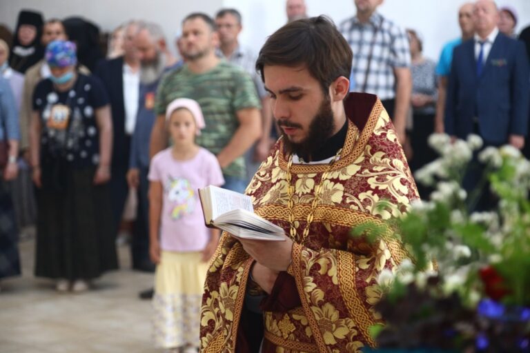 Сонм архипастырей совершил Божественную литургию в монастыре Новомучеников и исповедников Церкви Русской в Алапаевске