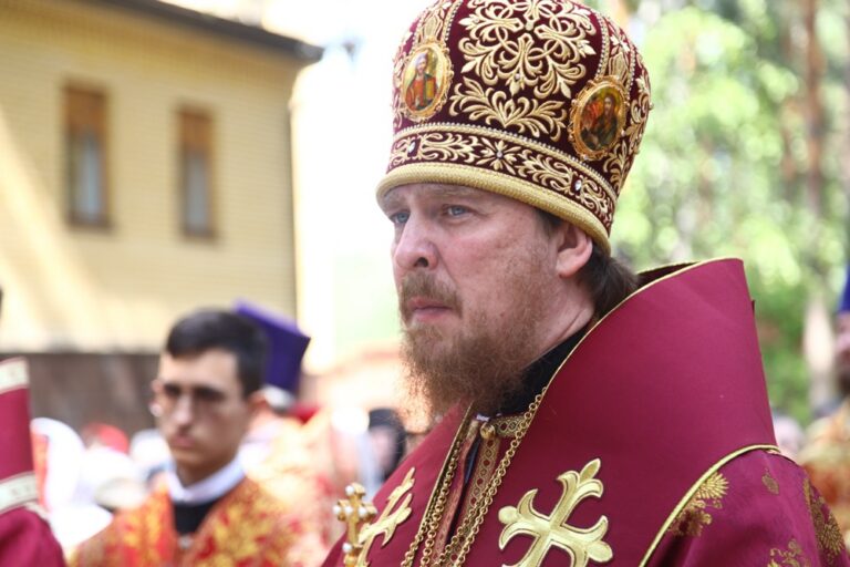 Сонм архипастырей совершил Божественную литургию в монастыре Новомучеников и исповедников Церкви Русской в Алапаевске