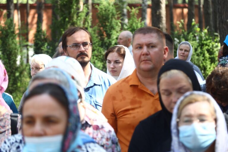 Сонм архипастырей совершил Божественную литургию в монастыре Новомучеников и исповедников Церкви Русской в Алапаевске