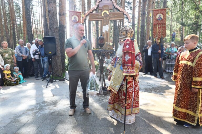 Сонм архипастырей совершил Божественную литургию в монастыре Новомучеников и исповедников Церкви Русской в Алапаевске