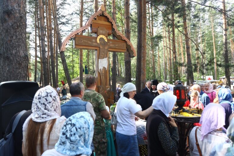 Сонм архипастырей совершил Божественную литургию в монастыре Новомучеников и исповедников Церкви Русской в Алапаевске
