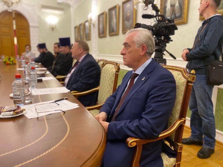 Глава Екатеринбургской митрополии провёл заседание совета по теологическому образованию