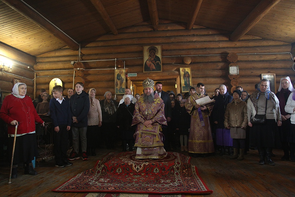 Село новоалексеевское свердловской. Селение Тулатово храм. Бешалмасело храм села. Храм человечества Иванов. Главный в церкви.