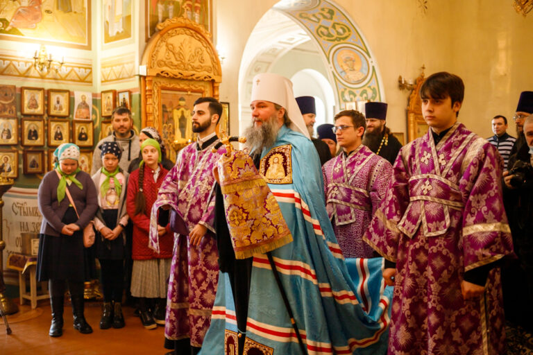 Божественная литургия и панихида в родительскую субботу третьей седмицы Великого поста