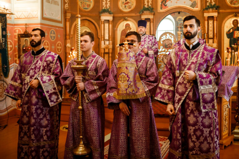 Божественная литургия и панихида в родительскую субботу третьей седмицы Великого поста