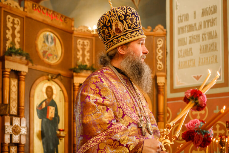 Божественная литургия и панихида в родительскую субботу третьей седмицы Великого поста