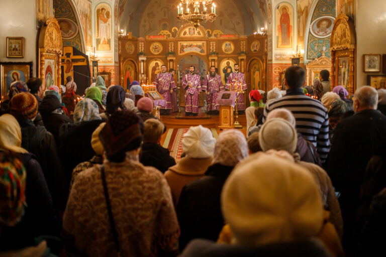 Божественная литургия и панихида в родительскую субботу третьей седмицы Великого поста